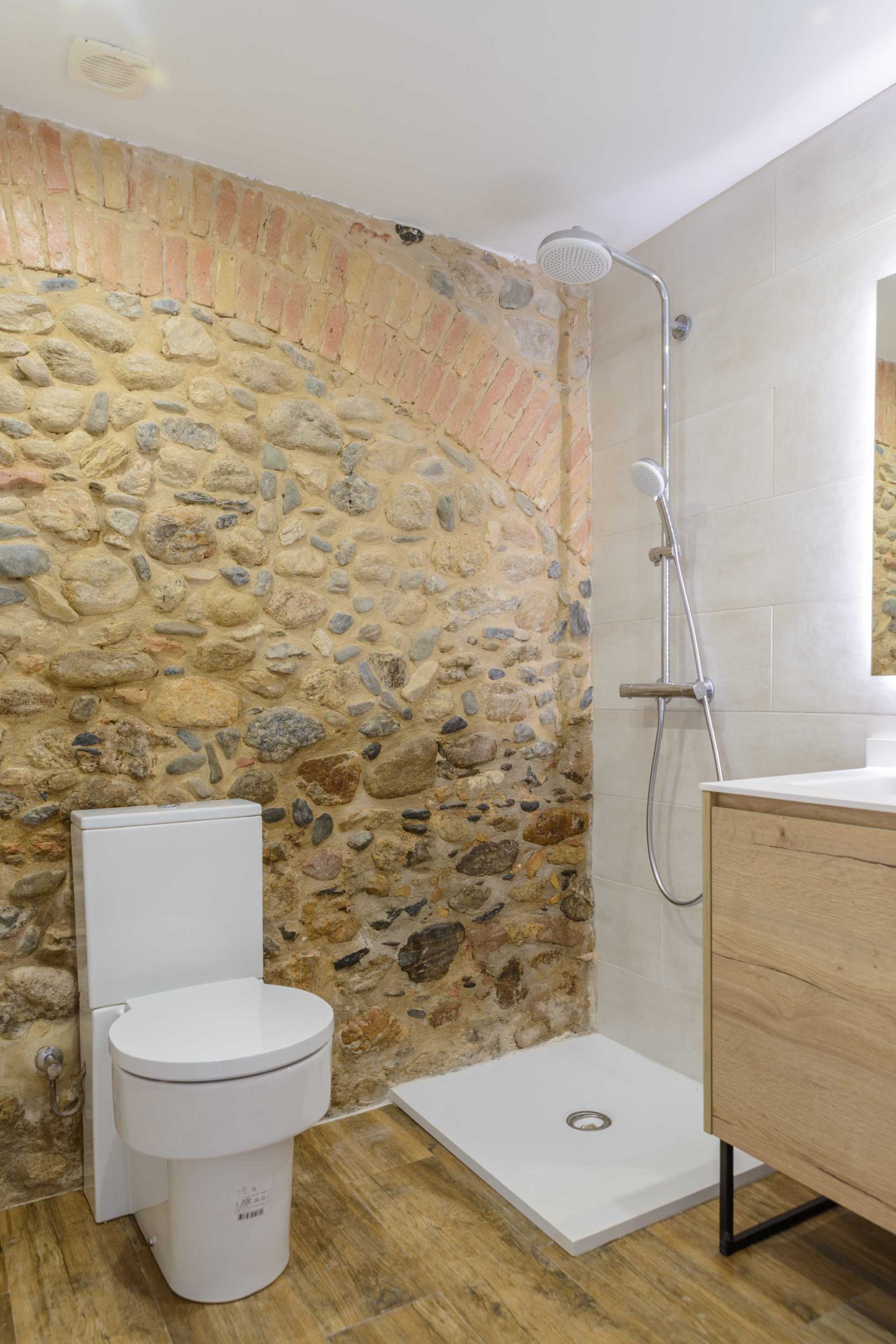 Construcciones Zafiro · Reformas integrales de viviendas, locales, baños...